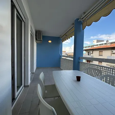 Apartment Bright In Close To The Sea