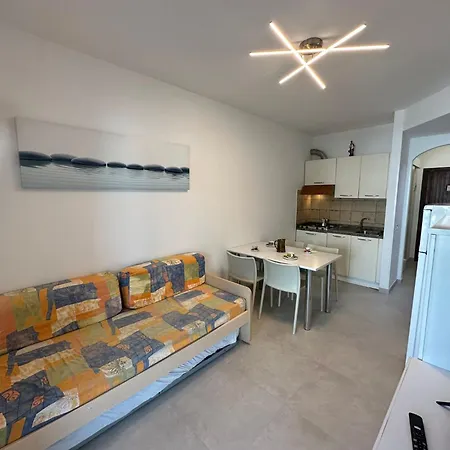 Bright In Close To The Sea Apartment *