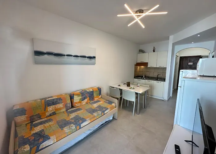 Bright In Close To The Sea Daire *